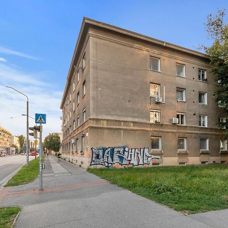 Bratislava Touch 2 Bedroom Apt Buitenkant foto