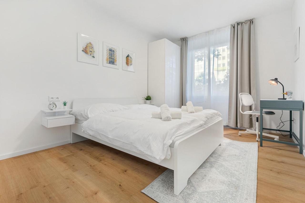 Bratislava Touch 2 Bedroom Apt Buitenkant foto
